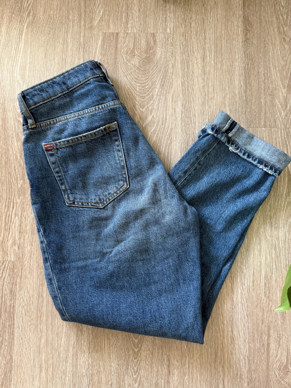 BDG Urban Outfitters Slim Straight Distressed Jeans Size 28